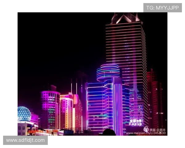 受伤却依然魅力四射的足球明星们的坚韧与风采